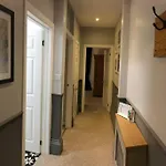 * Popular * Stunning Quiet Apartment By The Sea