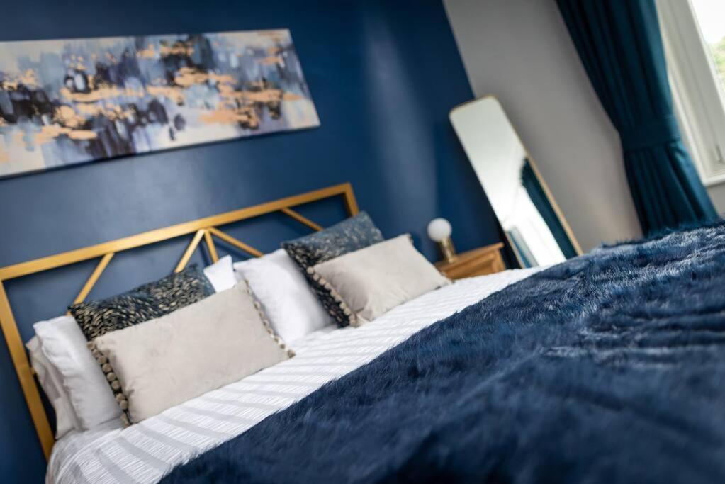 Apartment * Popular * Stunning Quiet By The Sea