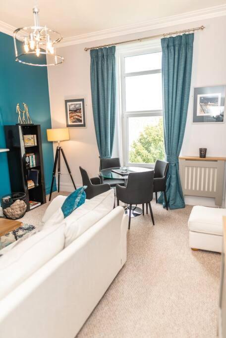 * Popular * Stunning Quiet By The Sea Apartment *
